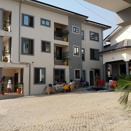Gbawe Queen'S Hill Lodge מראה חיצוני תמונה