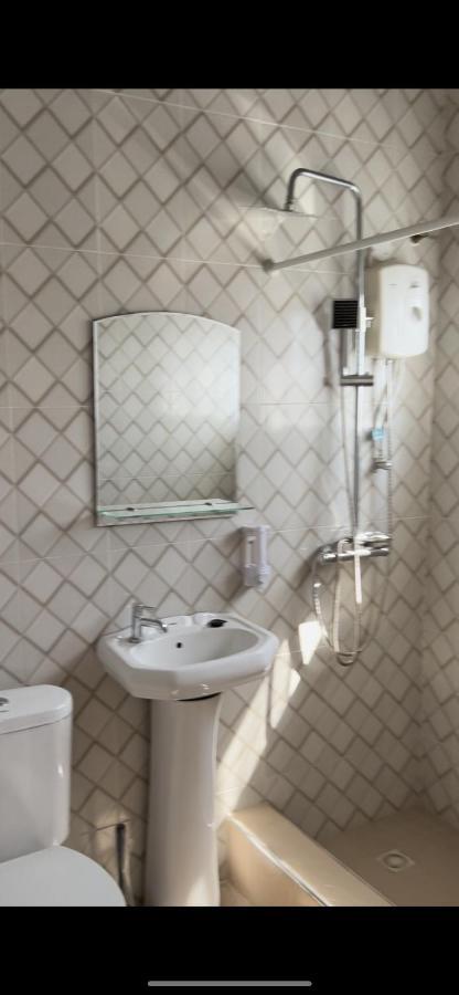 Gbawe Queen'S Hill Lodge מראה חיצוני תמונה