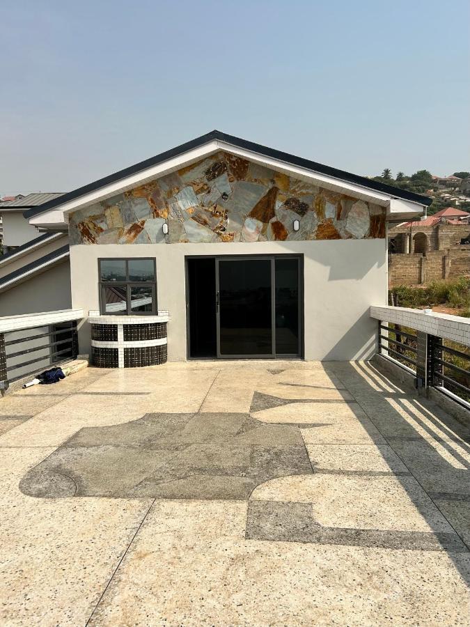 Gbawe Queen'S Hill Lodge מראה חיצוני תמונה