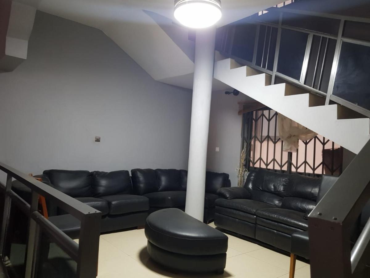 Gbawe Queen'S Hill Lodge מראה חיצוני תמונה